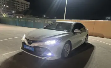 Toyota Camry 2018 года за 14 590 000 тг. в Шымкент фото 1