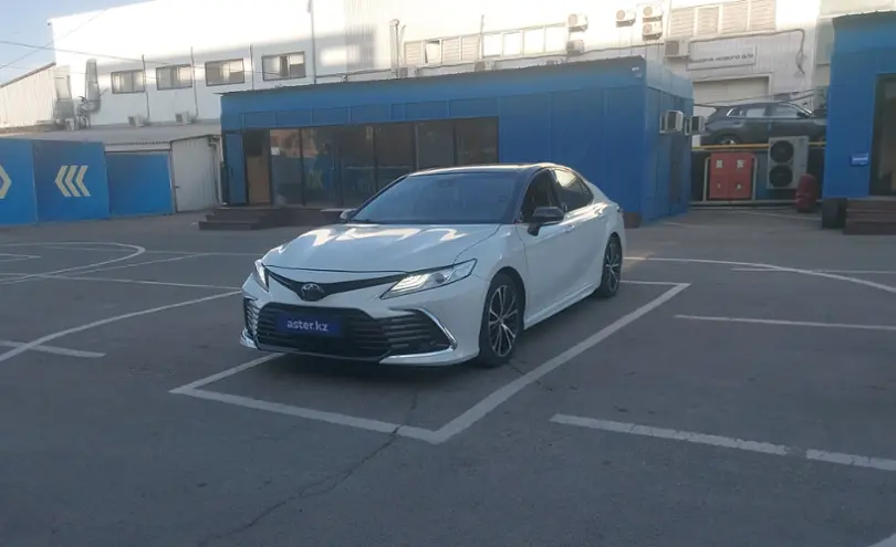 Toyota Camry 2021 года за 9 500 000 тг. в Алматы