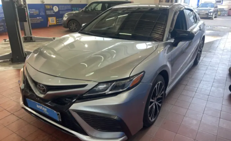 Toyota Camry 2020 года за 13 500 000 тг. в Астана