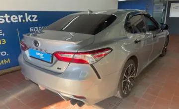 Toyota Camry 2020 года за 13 500 000 тг. в Астана