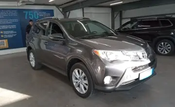 Toyota RAV4 2015 года за 10 700 000 тг. в Астана фото 2
