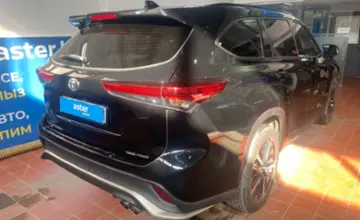 Toyota Highlander 2021 года за 24 000 000 тг. в Астана