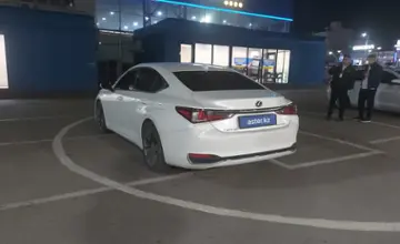 Lexus ES 2018 года за 18 000 000 тг. в Алматы фото 4