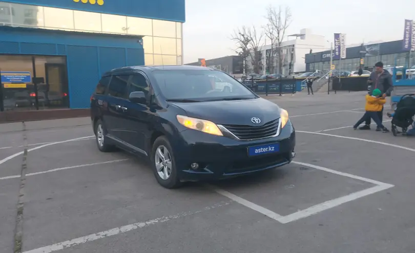 Toyota Sienna 2010 года за 10 000 000 тг. в Алматы фото 2