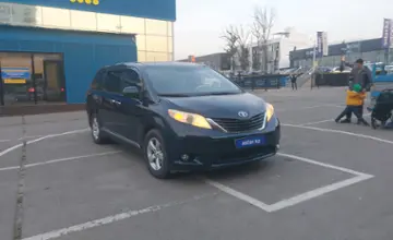 Toyota Sienna 2010 года за 10 000 000 тг. в Алматы фото 2