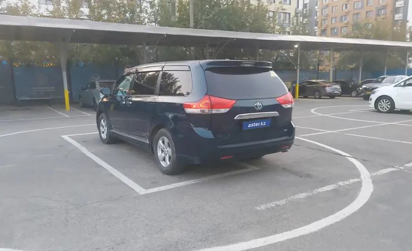 Toyota Sienna 2010 года за 10 000 000 тг. в Алматы фото 4