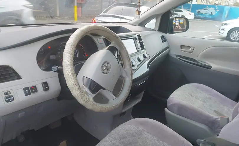 Toyota Sienna 2010 года за 10 000 000 тг. в Алматы фото 5
