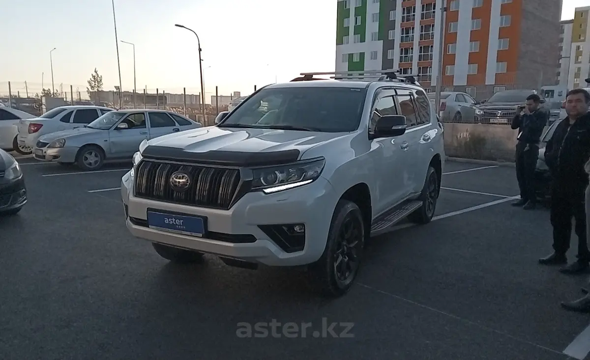 Toyota Land Cruiser Prado 2021 года за 28 000 000 тг. в Астана