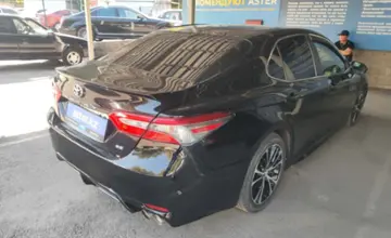 Toyota Camry 2019 года за 11 000 000 тг. в Алматы