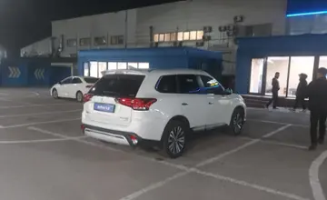 Mitsubishi Outlander 2019 года за 15 000 000 тг. в Алматы фото 3