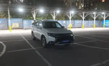 Mitsubishi Outlander 2019 года за 15 000 000 тг. в Алматы фото 2