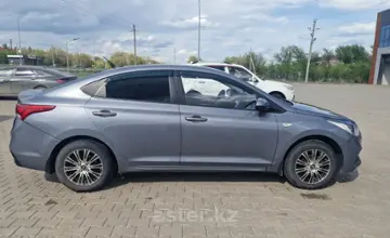 Hyundai Accent 2017 года за 7 000 000 тг. в Актобе фото 2