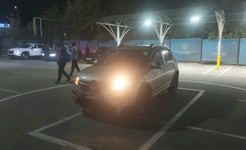 Renault Sandero 2016 года за 5 000 000 тг. в Алматы