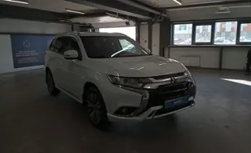 Mitsubishi Outlander 2022 года за 14 000 000 тг. в Астана фото 2