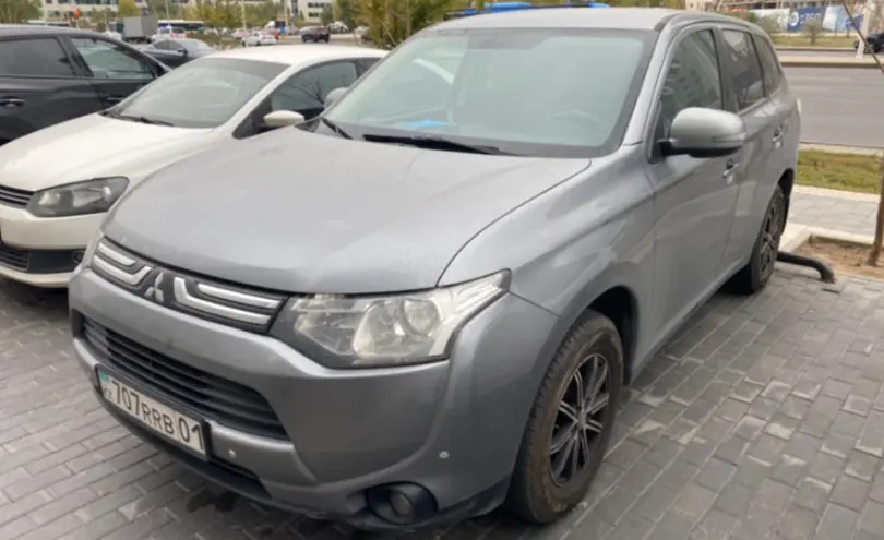 Mitsubishi Outlander 2012 года за 8 000 000 тг. в Астана