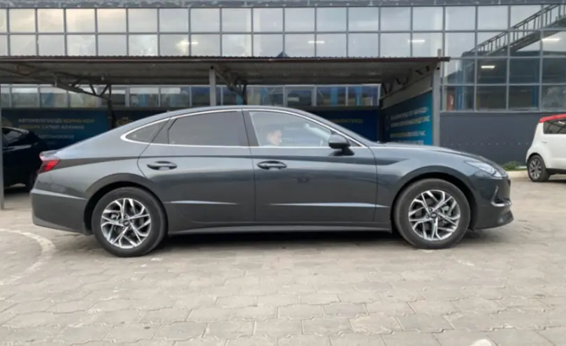 Hyundai Sonata 2022 года за 11 500 000 тг. в Караганда фото 4