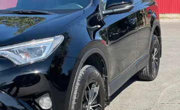 Toyota RAV4 2018 года за 13 200 000 тг. в Алматы