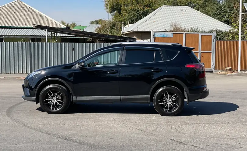 Toyota RAV4 2018 года за 13 200 000 тг. в Алматы