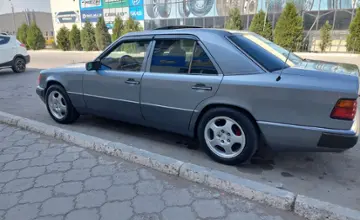 Mercedes-Benz W124 1990 года за 2 000 000 тг. в Тараз