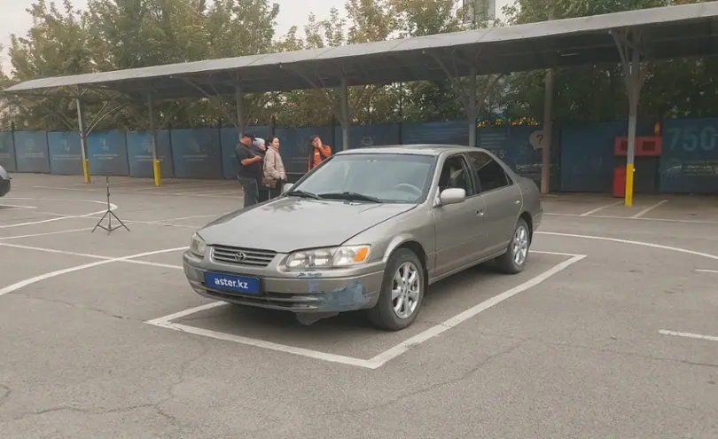 Toyota Camry 2001 года за 3 500 000 тг. в Алматы