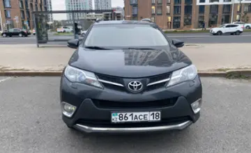 Toyota RAV4 2014 года за 10 000 000 тг. в Астана фото 2