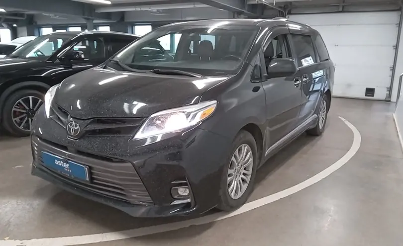 Toyota Sienna 2016 года за 15 000 000 тг. в Астана