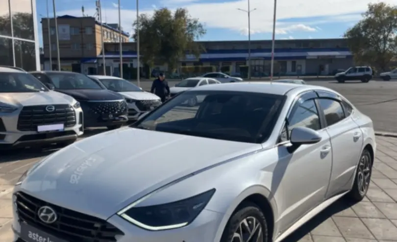 Hyundai Sonata 2021 года за 10 500 000 тг. в Уральск