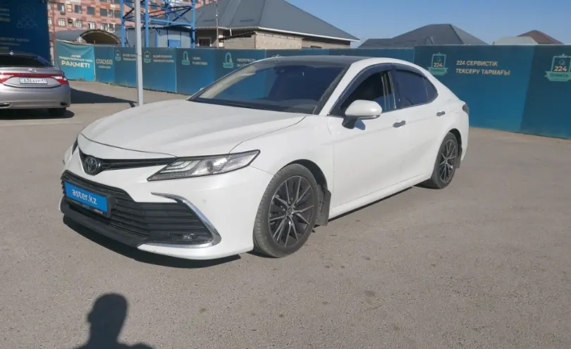 Toyota Camry 2022 года за 17 000 000 тг. в Шымкент