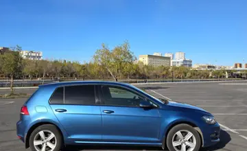 Volkswagen Golf 2014 года за 6 800 000 тг. в Астана