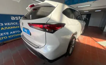 Toyota Highlander 2023 года за 30 000 000 тг. в Астана