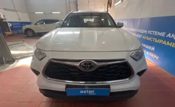 Toyota Highlander 2023 года за 30 000 000 тг. в Астана фото 2