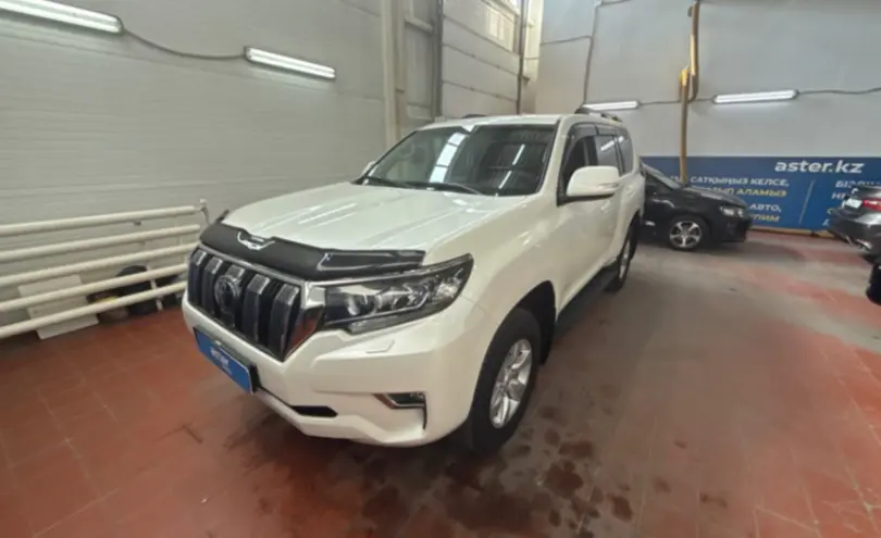 Toyota Land Cruiser Prado 2023 года за 27 000 000 тг. в Астана