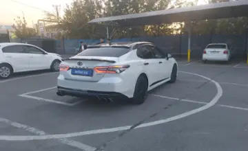 Toyota Camry 2020 года за 14 000 000 тг. в Алматы фото 3