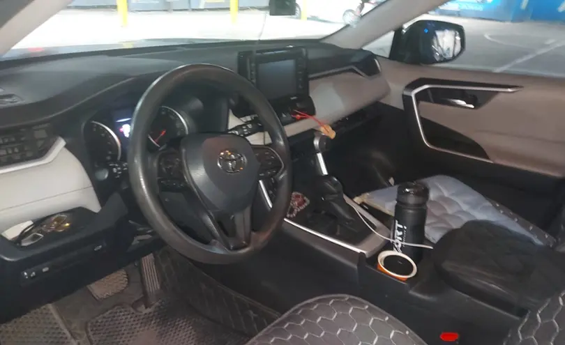 Toyota RAV4 2021 года за 17 000 000 тг. в Алматы фото 5