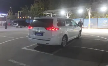 Toyota Sienna 2012 года за 10 500 000 тг. в Алматы фото 3