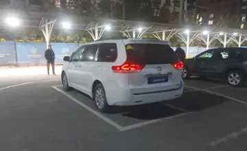 Toyota Sienna 2012 года за 10 500 000 тг. в Алматы фото 4