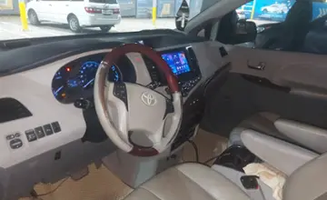 Toyota Sienna 2012 года за 10 500 000 тг. в Алматы фото 5