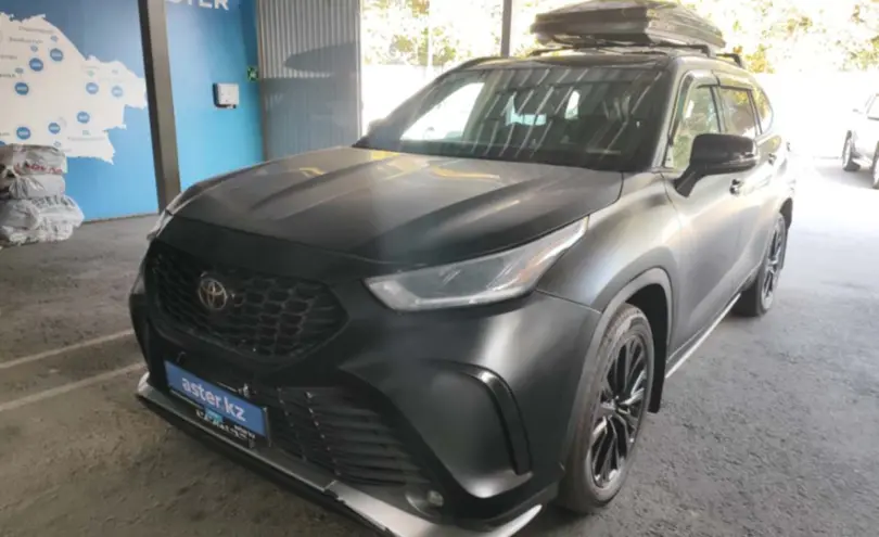 Toyota Highlander 2023 года за 18 500 000 тг. в Алматы фото 1