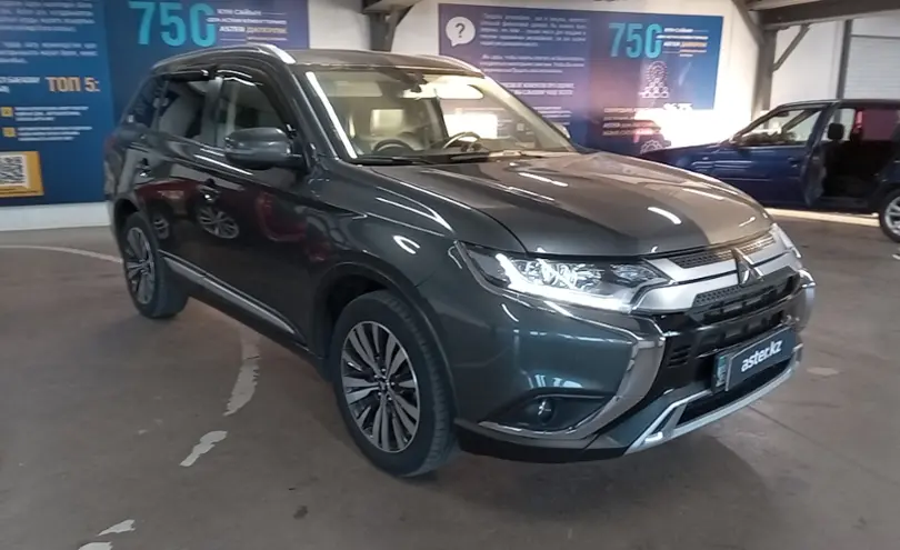 Mitsubishi Outlander 2020 года за 10 100 000 тг. в Астана фото 2