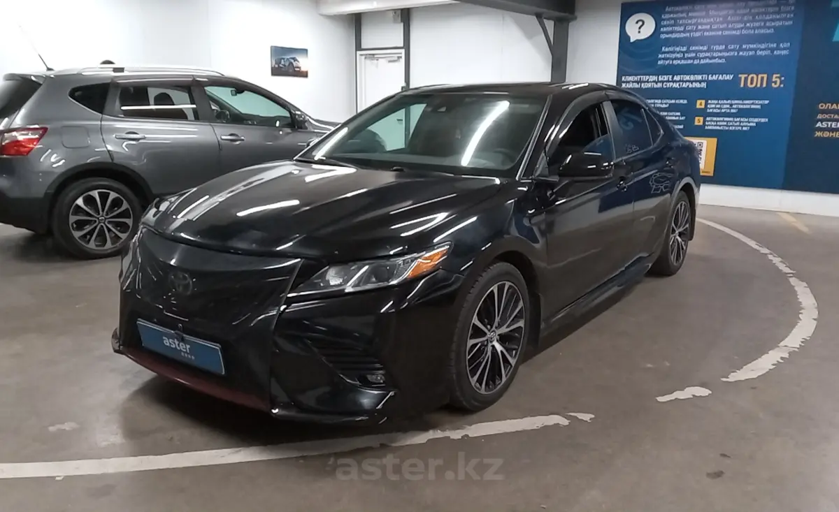 Toyota Camry 2019 года за 11 500 000 тг. в Астана