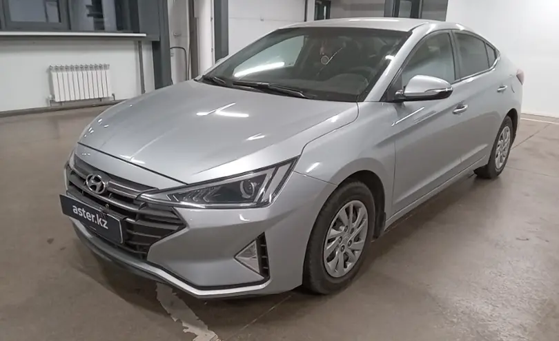 Hyundai Elantra 2019 года за 8 200 000 тг. в Астана