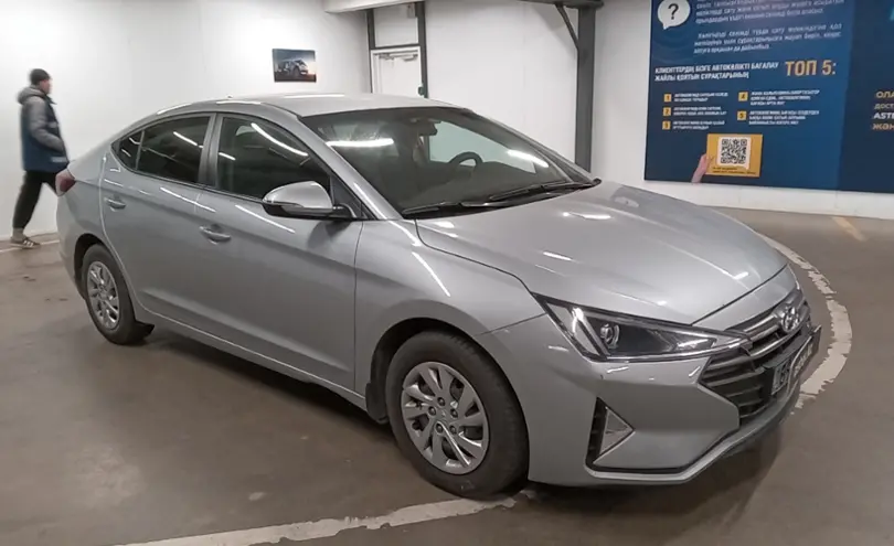 Hyundai Elantra 2019 года за 8 200 000 тг. в Астана фото 2