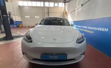 Tesla Model Y 2022 года за 17 500 000 тг. в Астана фото 2