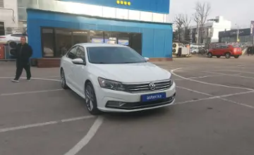 Volkswagen Passat 2018 года за 7 500 000 тг. в Алматы фото 2