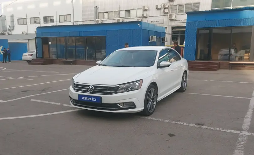 Volkswagen Passat 2018 года за 7 500 000 тг. в Алматы