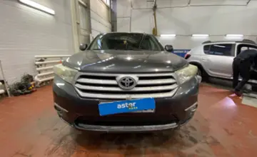 Toyota Highlander 2011 года за 9 000 000 тг. в Астана фото 2