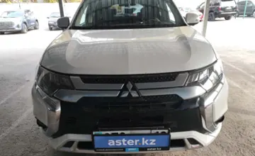 Mitsubishi Outlander 2022 года за 10 500 000 тг. в Алматы фото 2