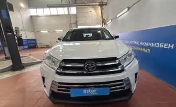 Toyota Highlander 2019 года за 18 000 000 тг. в Астана фото 2