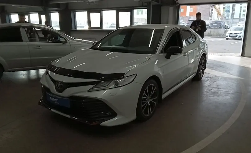Toyota Camry 2021 года за 14 500 000 тг. в Астана