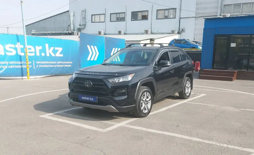Toyota RAV4 2020 года за 15 000 000 тг. в Алматы
